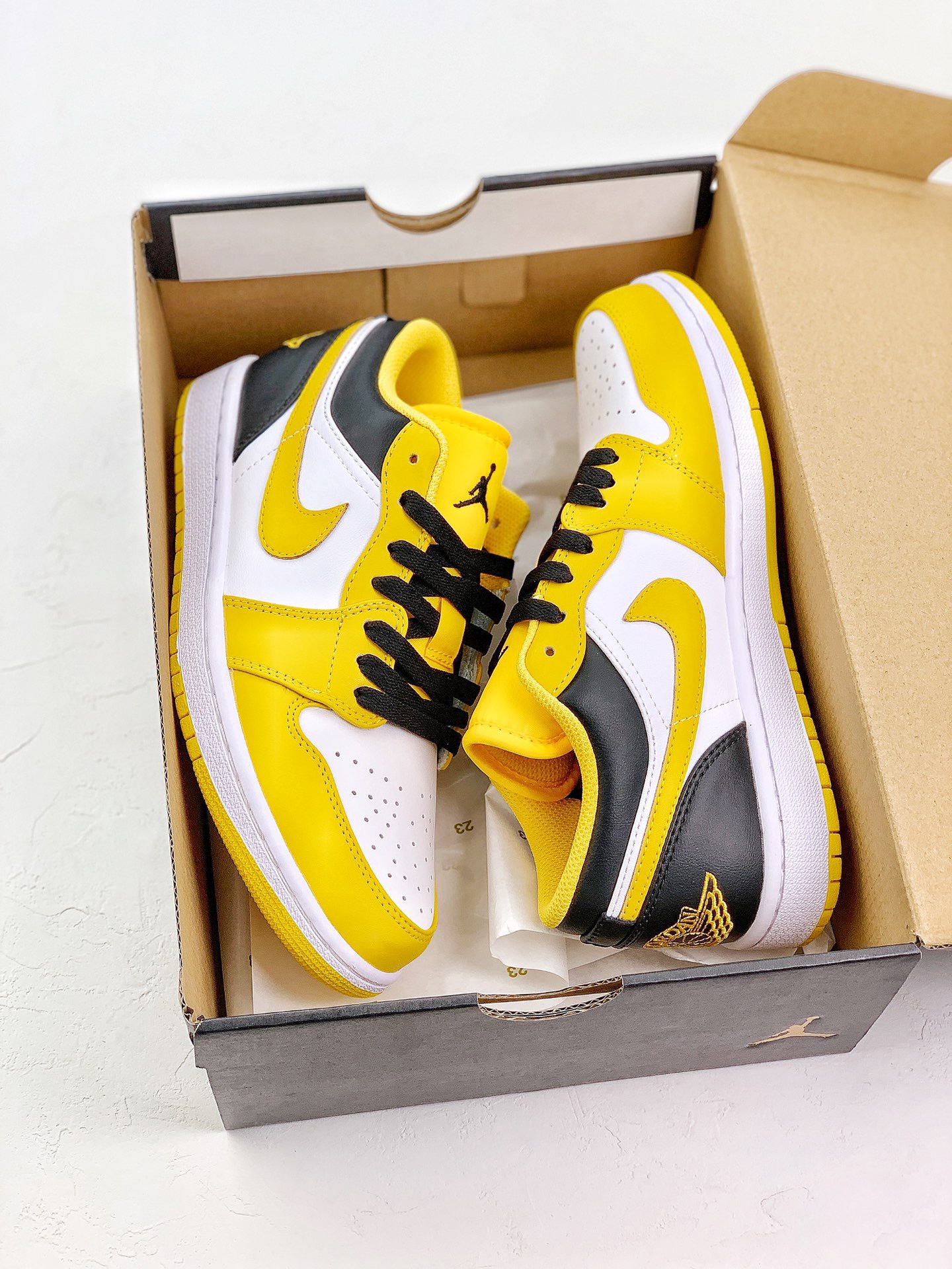 SALE KHỦNG][TẶNG VỚ] GIÀY SNEAKERS NAM   𝐀𝐈𝐑 𝐉𝐎𝐑𝐃𝐀𝐍 𝟏 𝐋𝐎𝐖