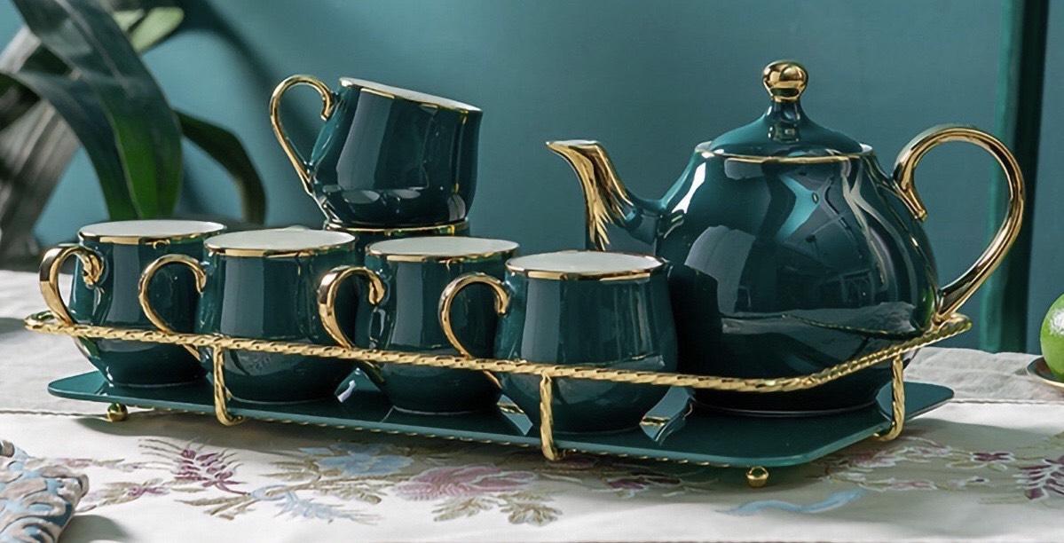 Bộ ấm chén pha trà kèm khay khung kim loại mạ vàng đế thủy tinh màu xanh cổ vịt sang trọng