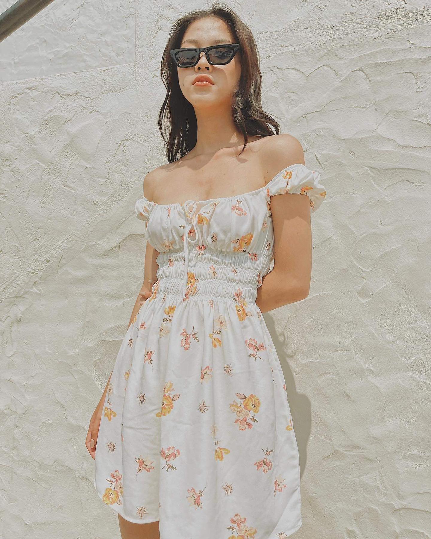 Đầm trễ vai nhúng eo