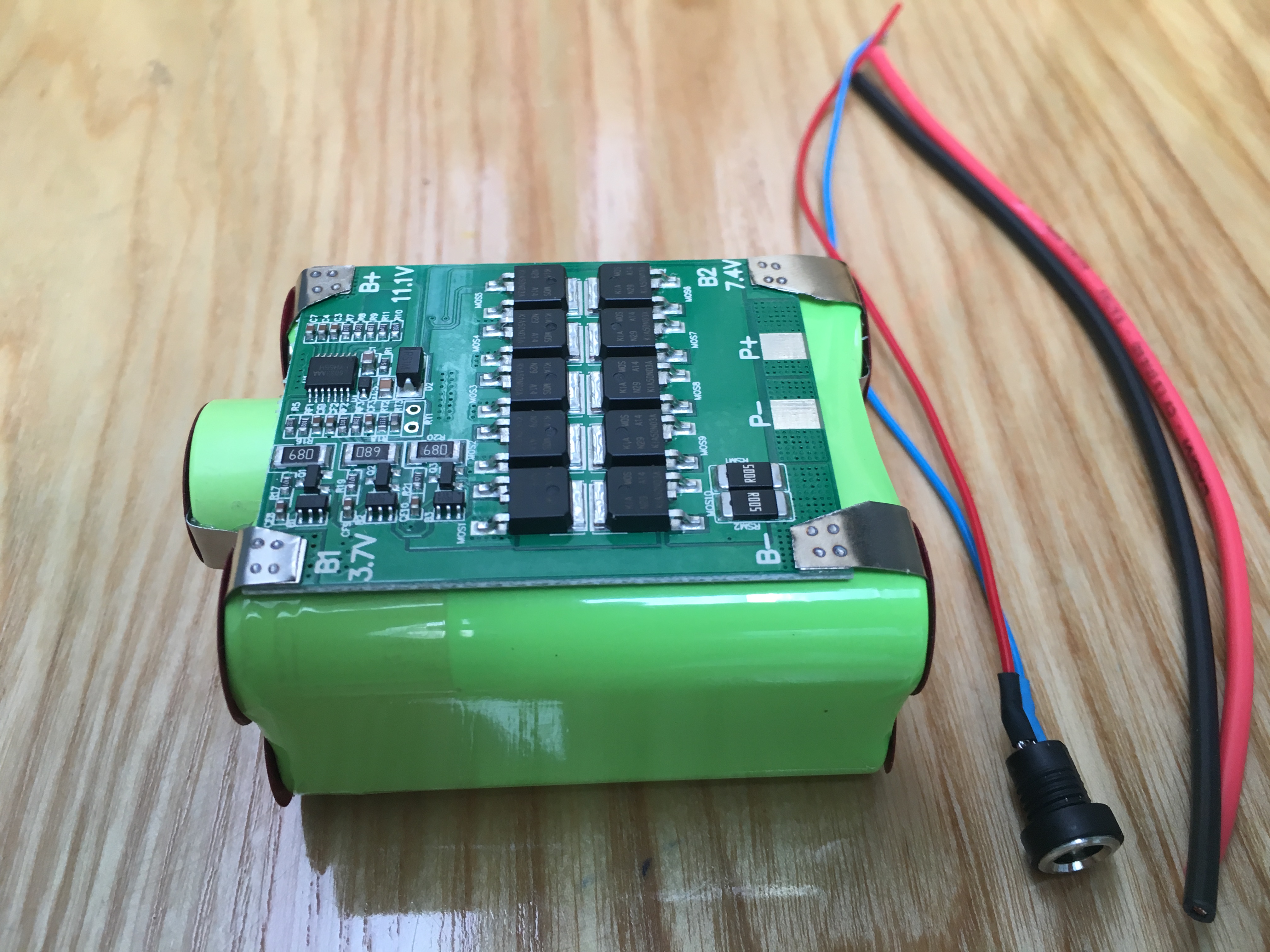 [NPS] Pin máy khoan RYOBI. 12V 6 cell (có kèm củ sạc 12V)