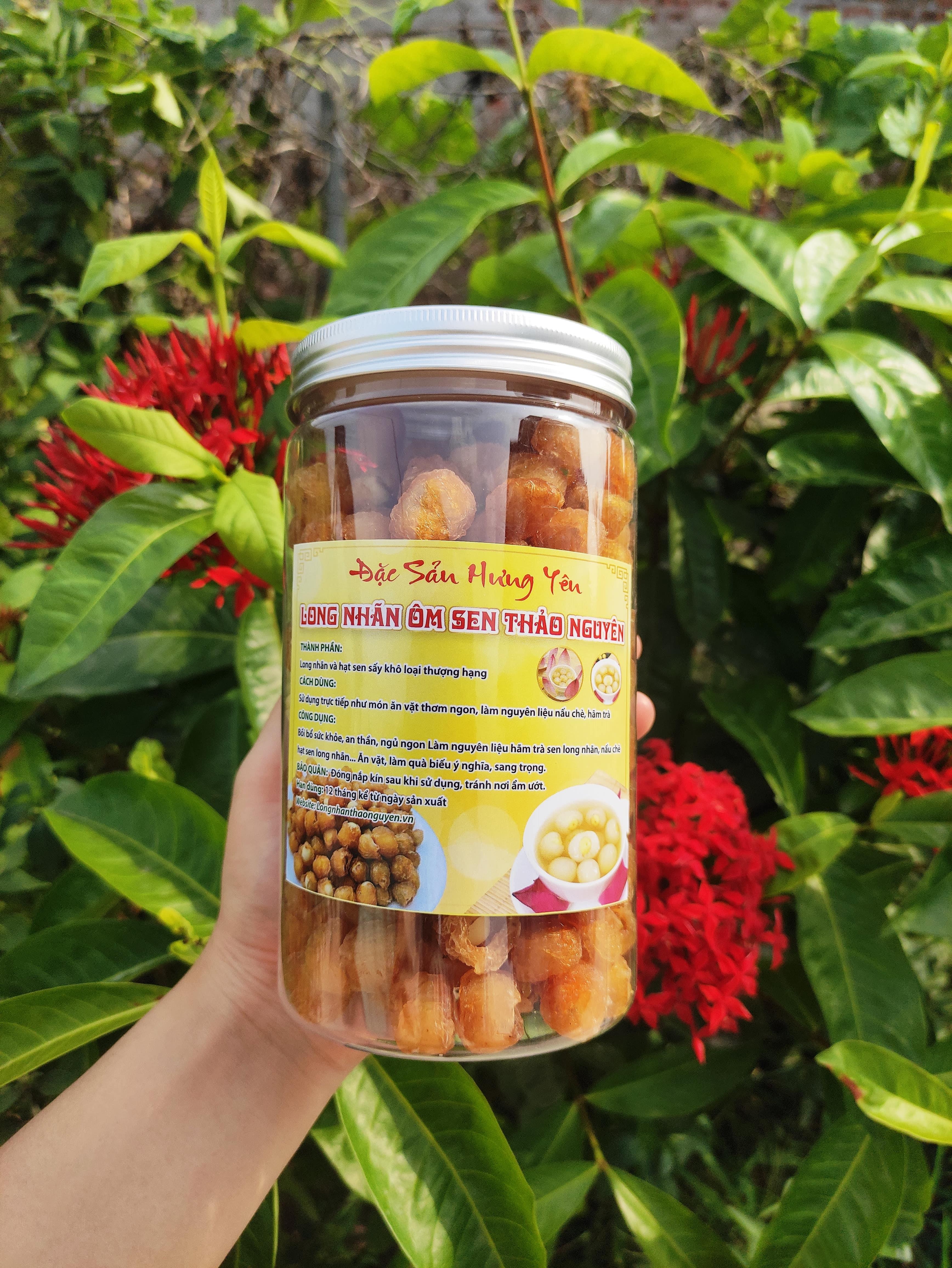 LONG NHÃN ÔM SEN THƯỢNG HẠNG