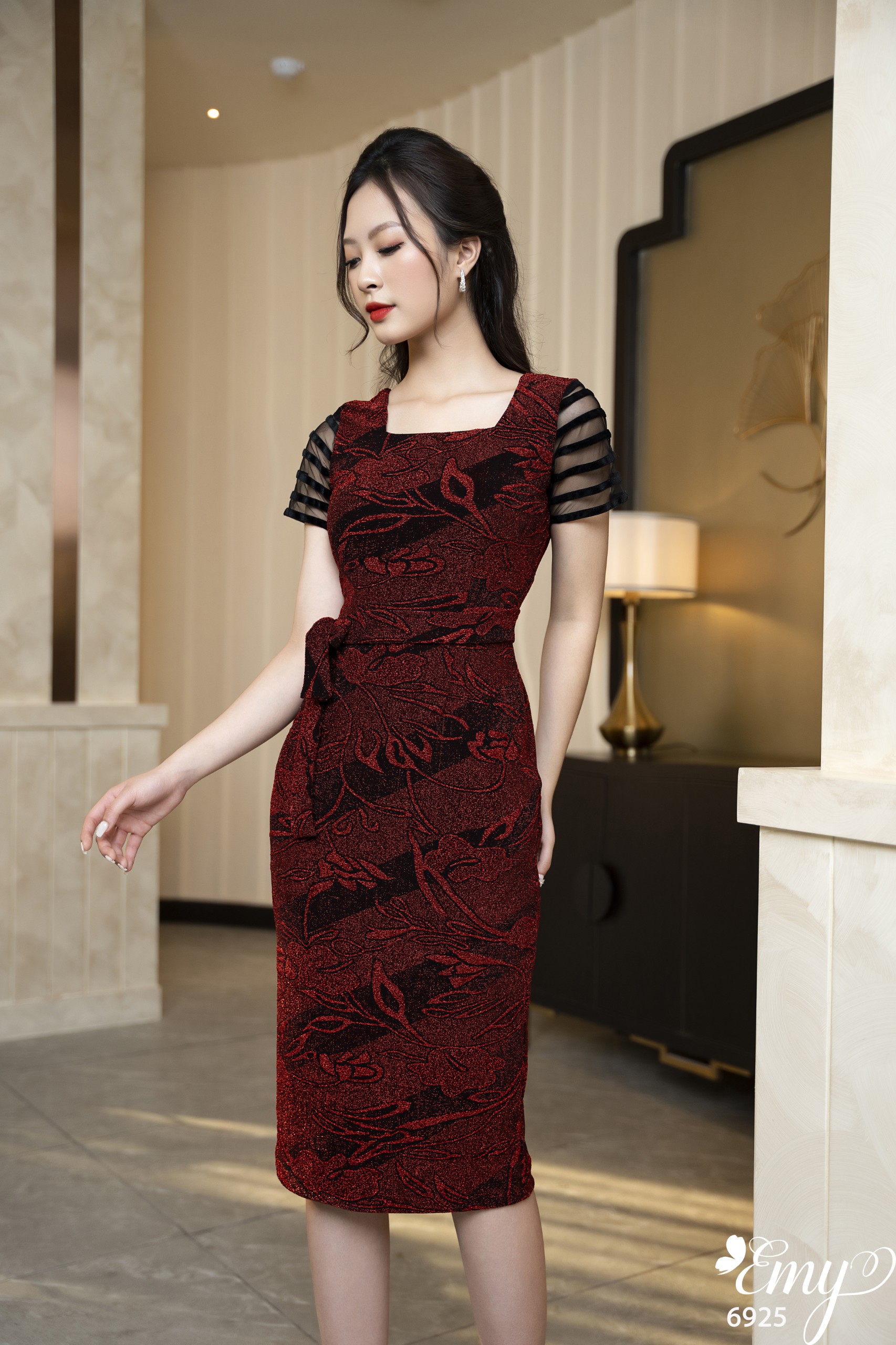 Đầm EMY EM6925 Body Kim Tuyến