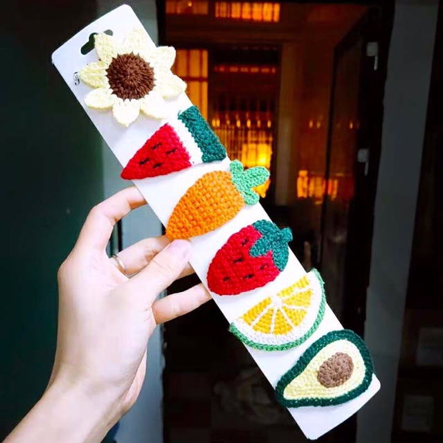 Kẹp tóc trái cây bằng len