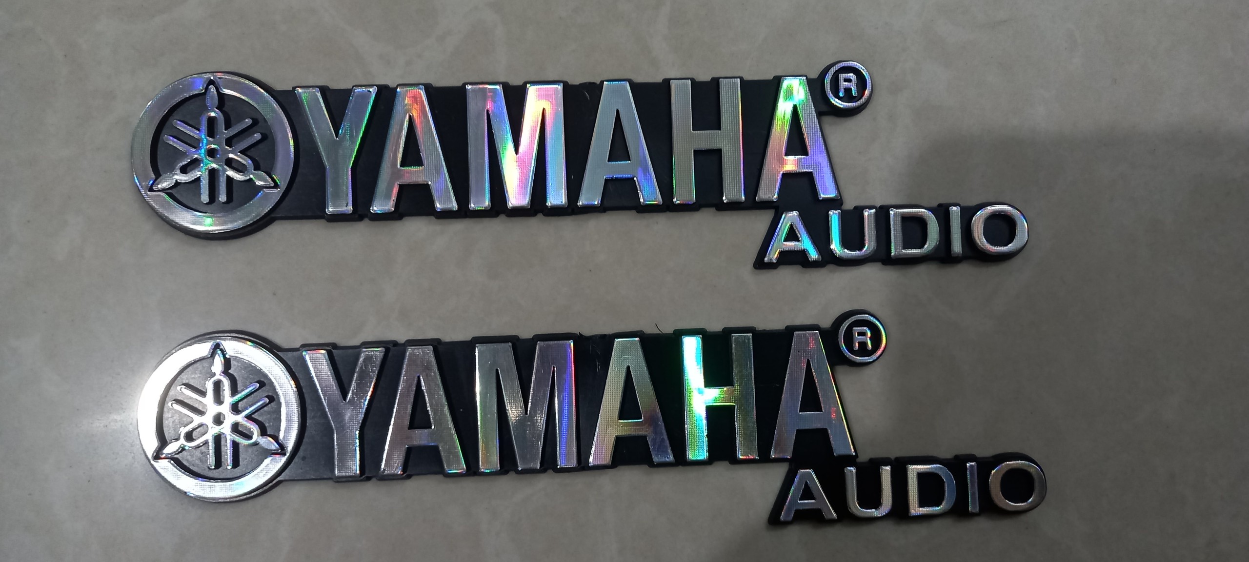 Tem Dán Thùng Loa Yamaha ( Trắng Crom 1 bộ 28k)