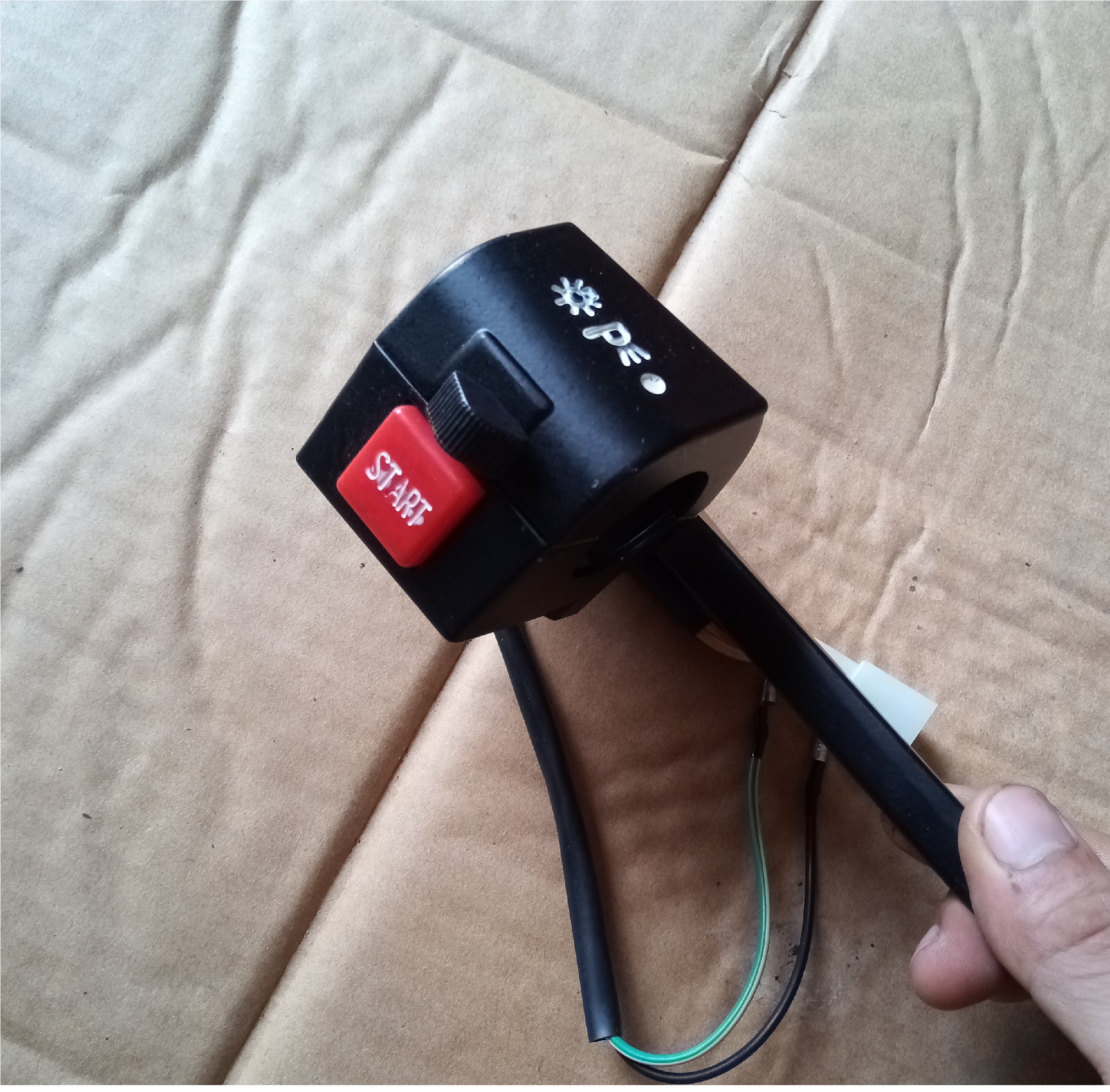 Trọn bộ Cụm công tắc honda Dream ( đủ 2 bên trái phải )