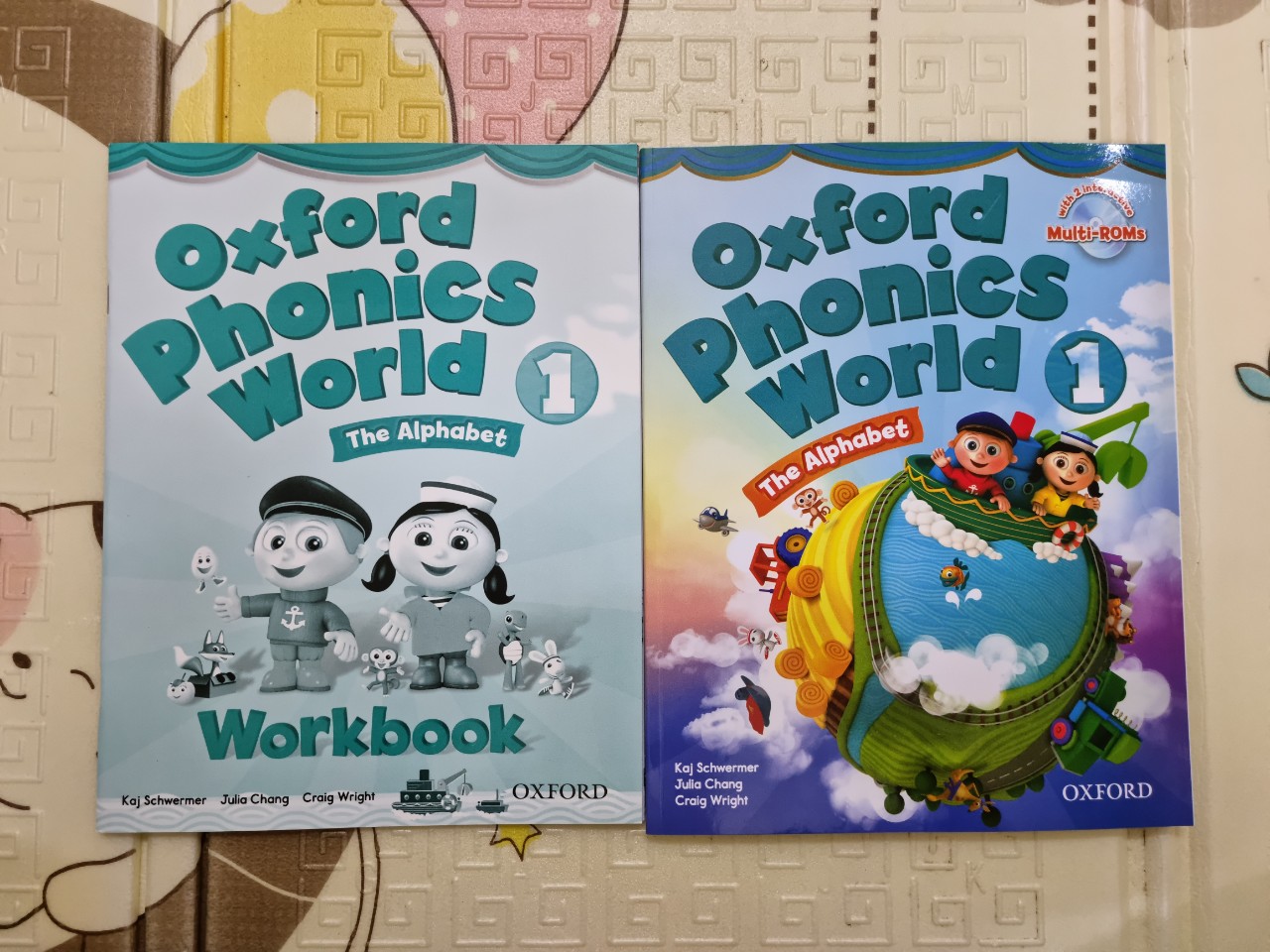 Bộ Oxford Phonics world 1 khổ to A4 [ bộ 2 cuốn + tặng kèm file nghe Mp3]