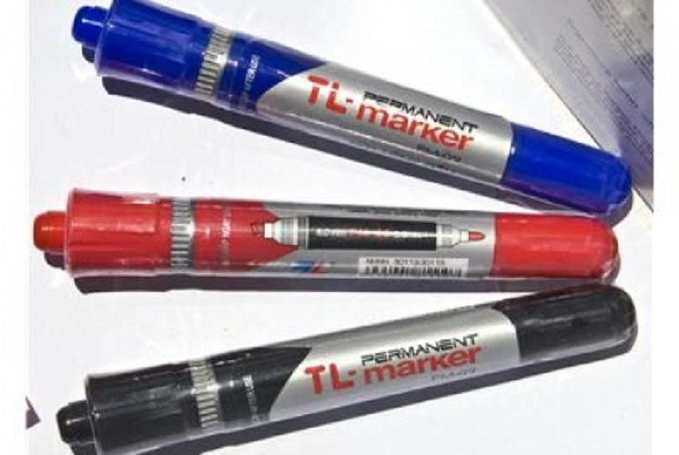 Bút lông dầu Thiên Long PM09. 1 hộp 10 cây. Loại lớn. Không xóa được. Có 3 màu xanh đen đỏ. Hàng chính hãng Thiên Long. Dùng trong Văn Phòng rất tốt.