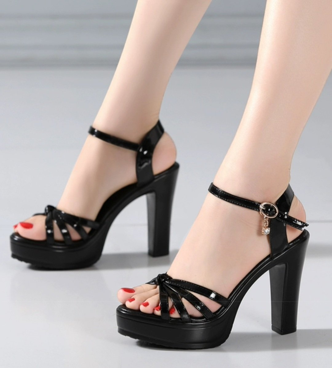 SANDAL CAO GÓT THẮT HAI NÚT ĐAN CHÉO