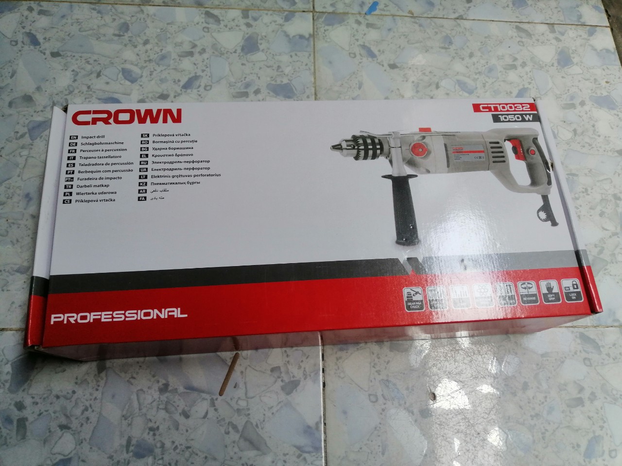 [HCM]Máy khoan Crown 2 tốc độ CT10032 - 1.050W