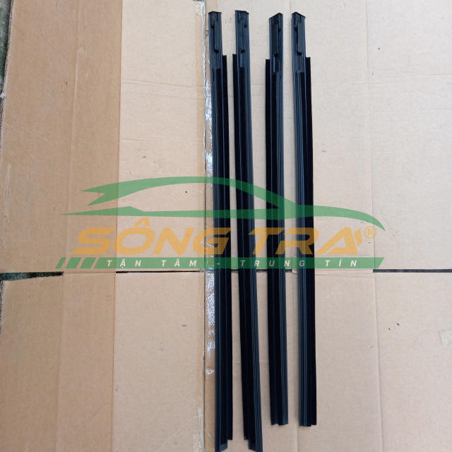 NẸP CHÂN KÍNH CÁNH CỬA DAEWOO MATIZ ( GIÁ 1 BỘ)