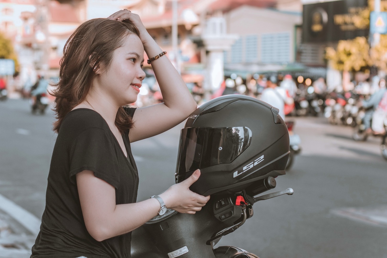 [CHÍNH HÃNG] MŨ BẢO HIỂM FULLFACE LS2 FF353 RAPID ĐEN NHÁM ( Tặng kèm khăn trùm ninja )