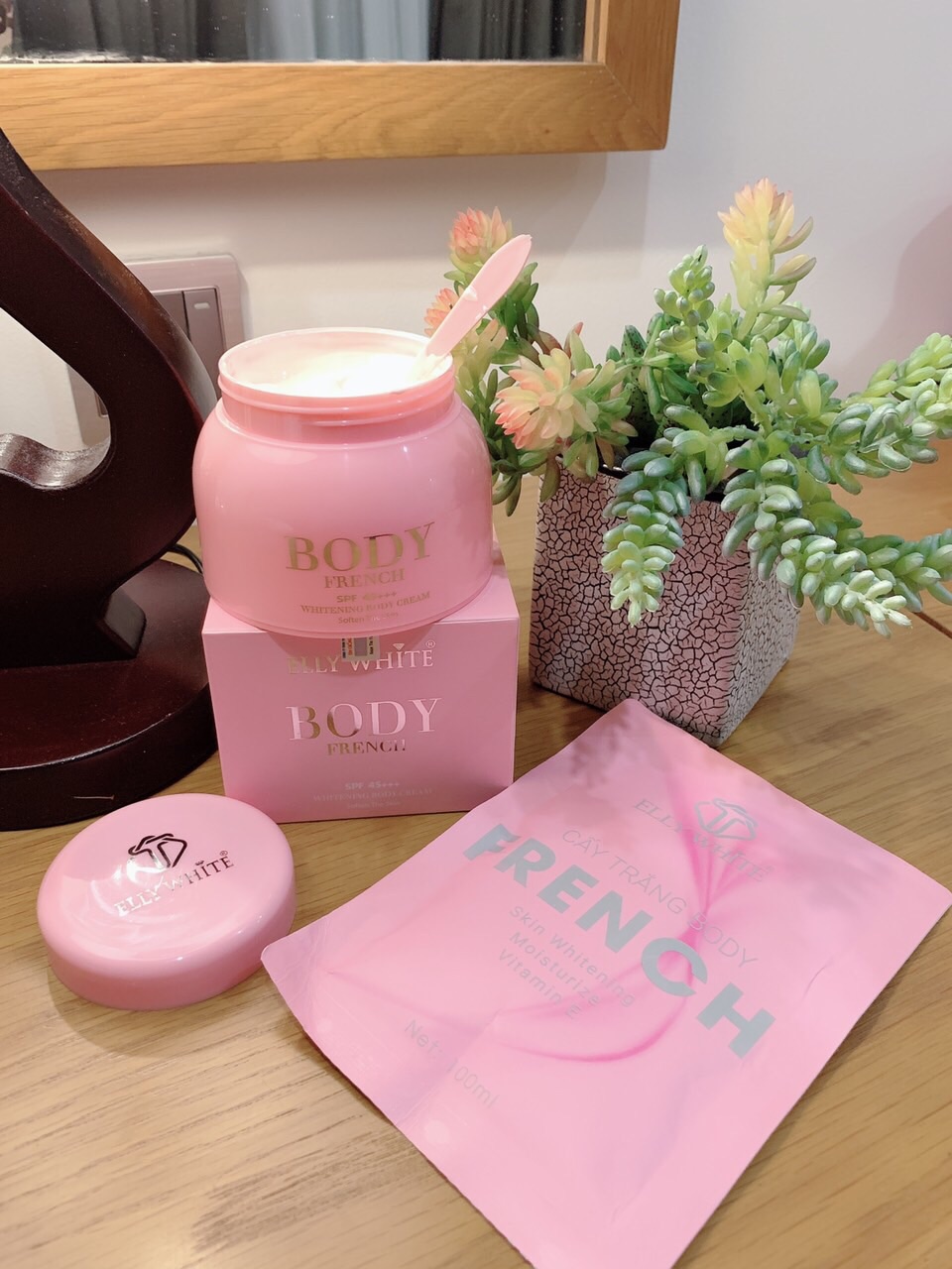 [HCM]Kem Body Elly White .