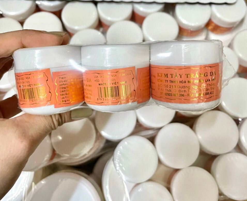 Kem tẩy kích trắng da lan anh 30g