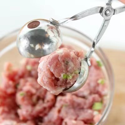 Teaspoons that make meatballs