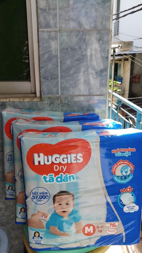BỘ 3 GÓI TÃ DÁN HUGGIES M76 CHO BÉ 5-10KG