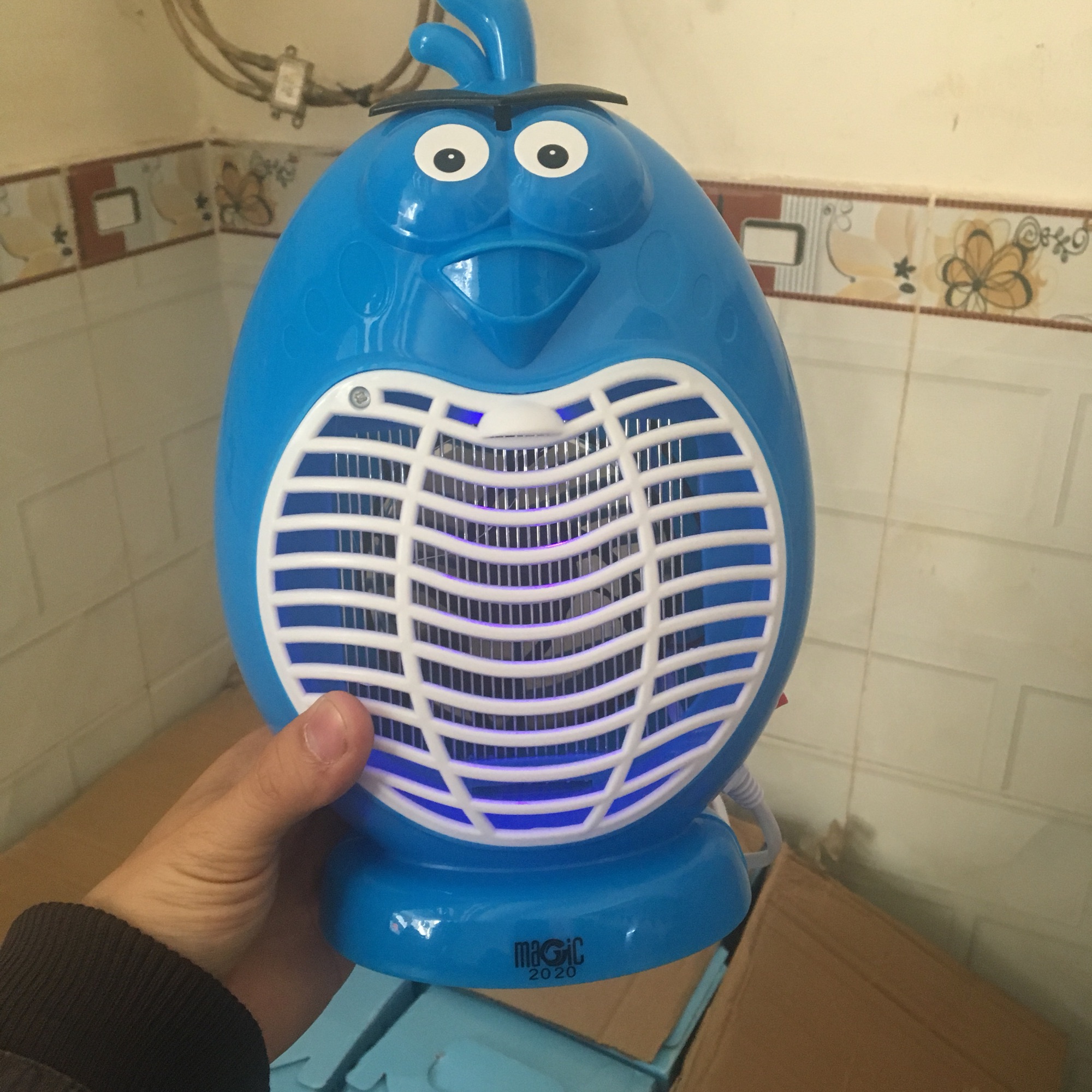Đèn bắt muỗi điện 220V trực tiếp hiệu Magic Home.