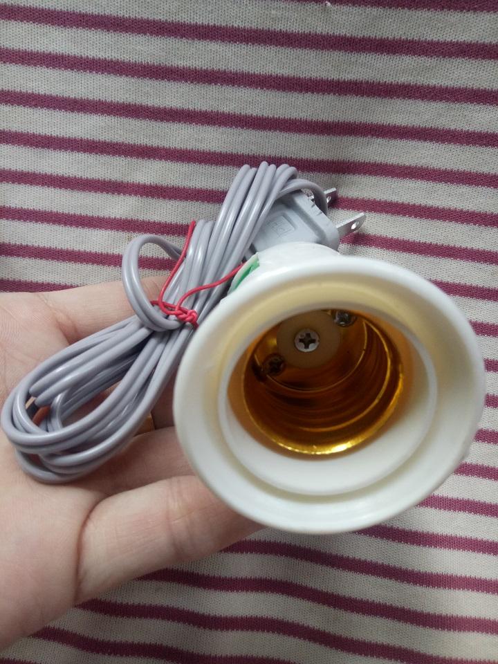 Đui đèn E27 có công tắc dây cắm dài 1m5