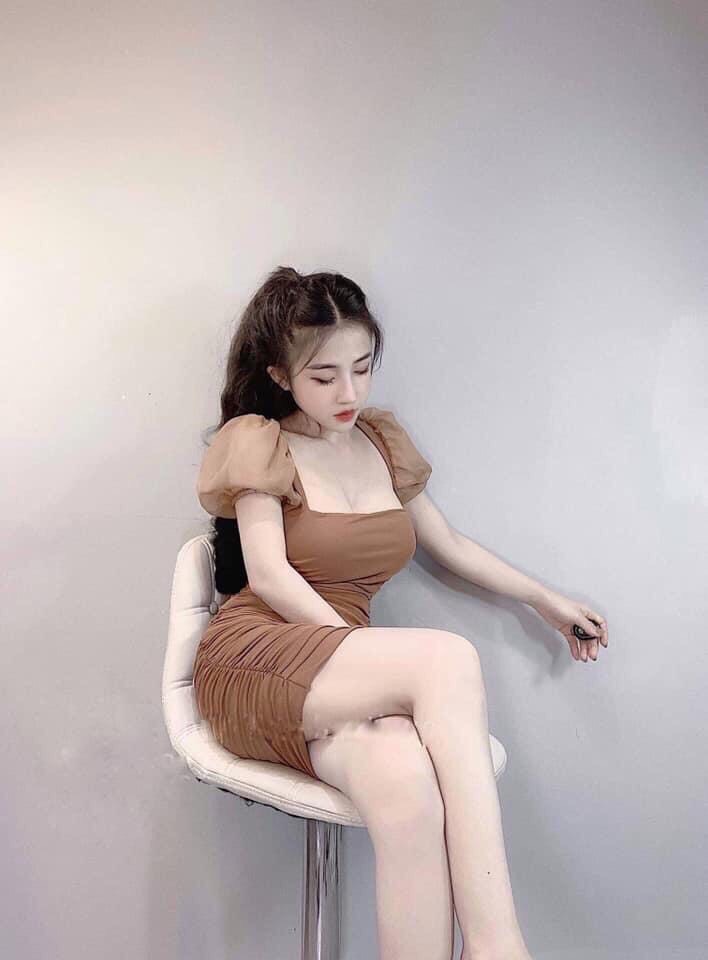 Đầm body cổ vuông tay phối lưới dễ thương