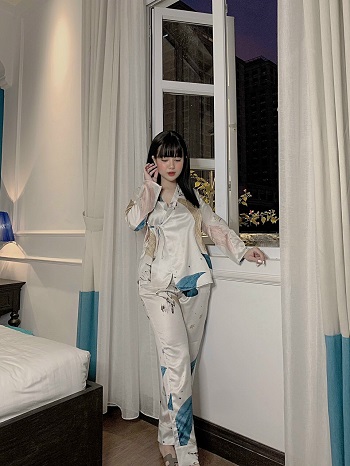 [HCM]SÉT BỘ ĐỒ NGỦ LỤA SATIN CAO CẤP PHỐI DÂY CỘT  EO