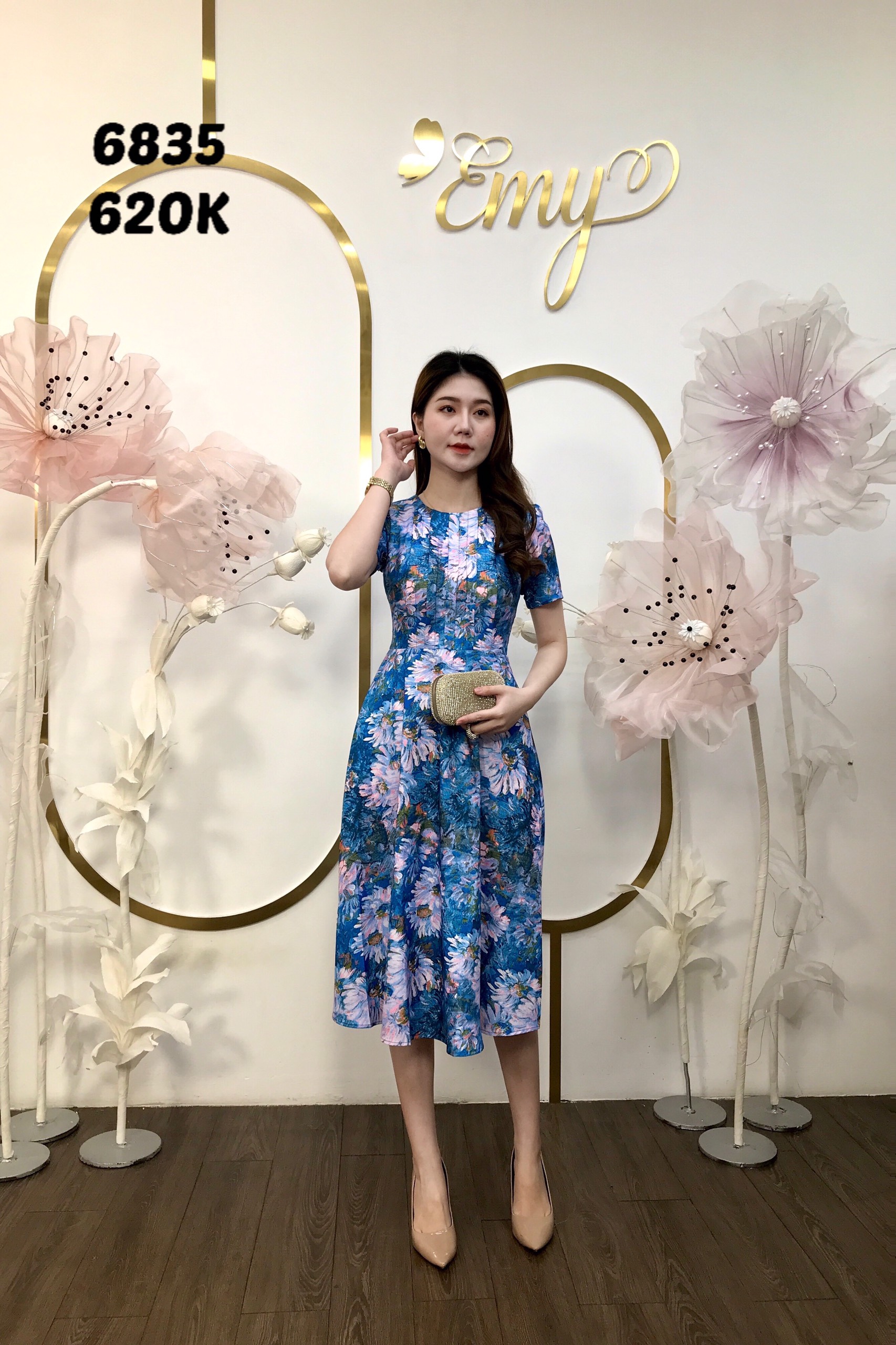 Đầm EMY EM6835 Xoè Midi Cổ Tròn