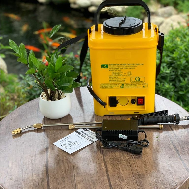 Bình bơm xịt điện 5 lít chính hãng BMC