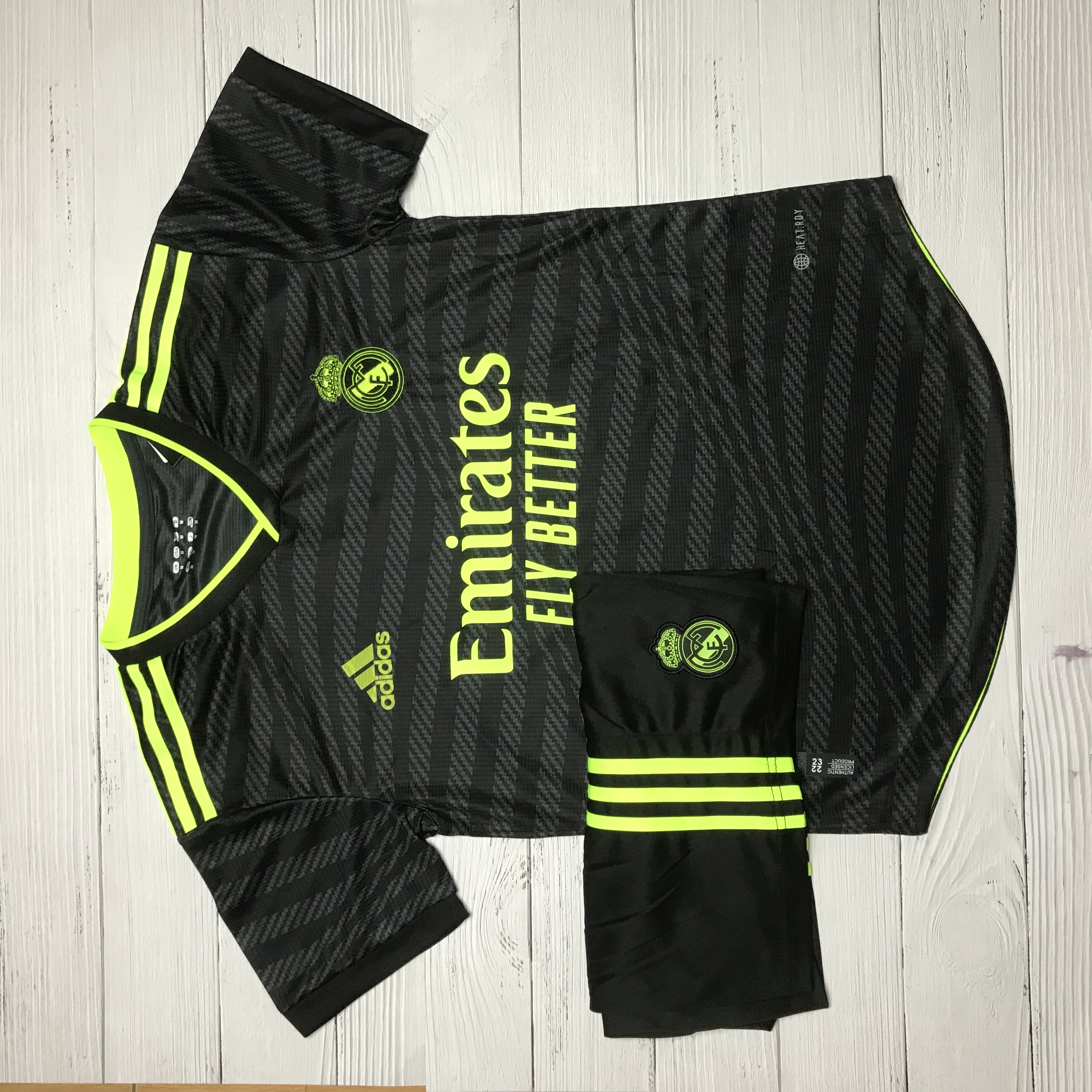 Áo Bóng Đá-Áo Đá Banh CLB Real Madrid - Đen -Polyester Thái Cao Cấp
