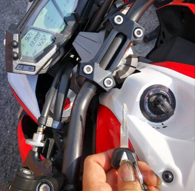 chìa khóa xe phân khối lớn kawasaki