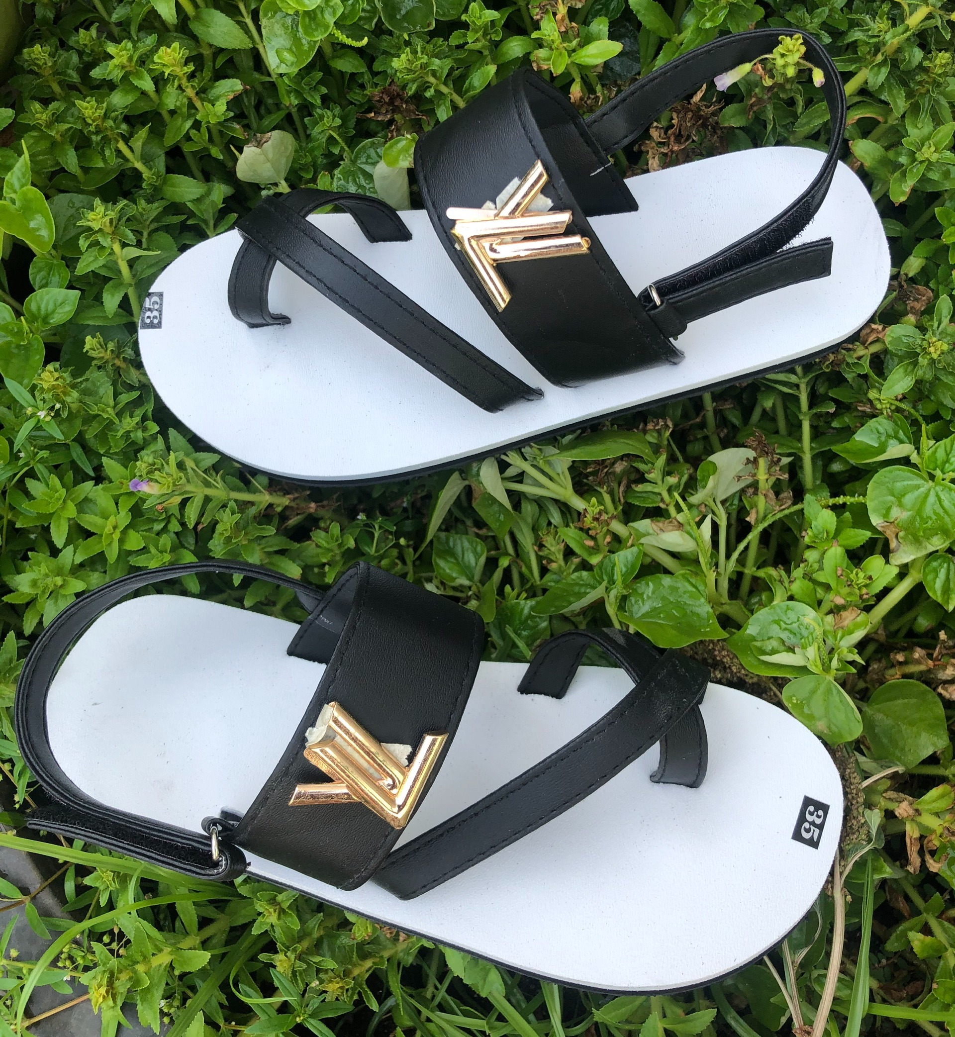 sandal chíp chíp ( sandal nam nữ đế trắng quai đen )