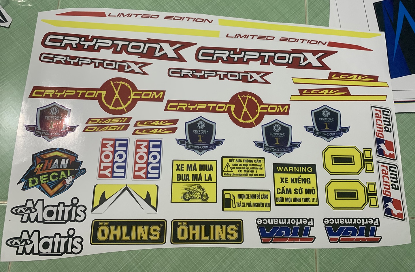 Tem exciter 2010 đỏ vàng Crypton