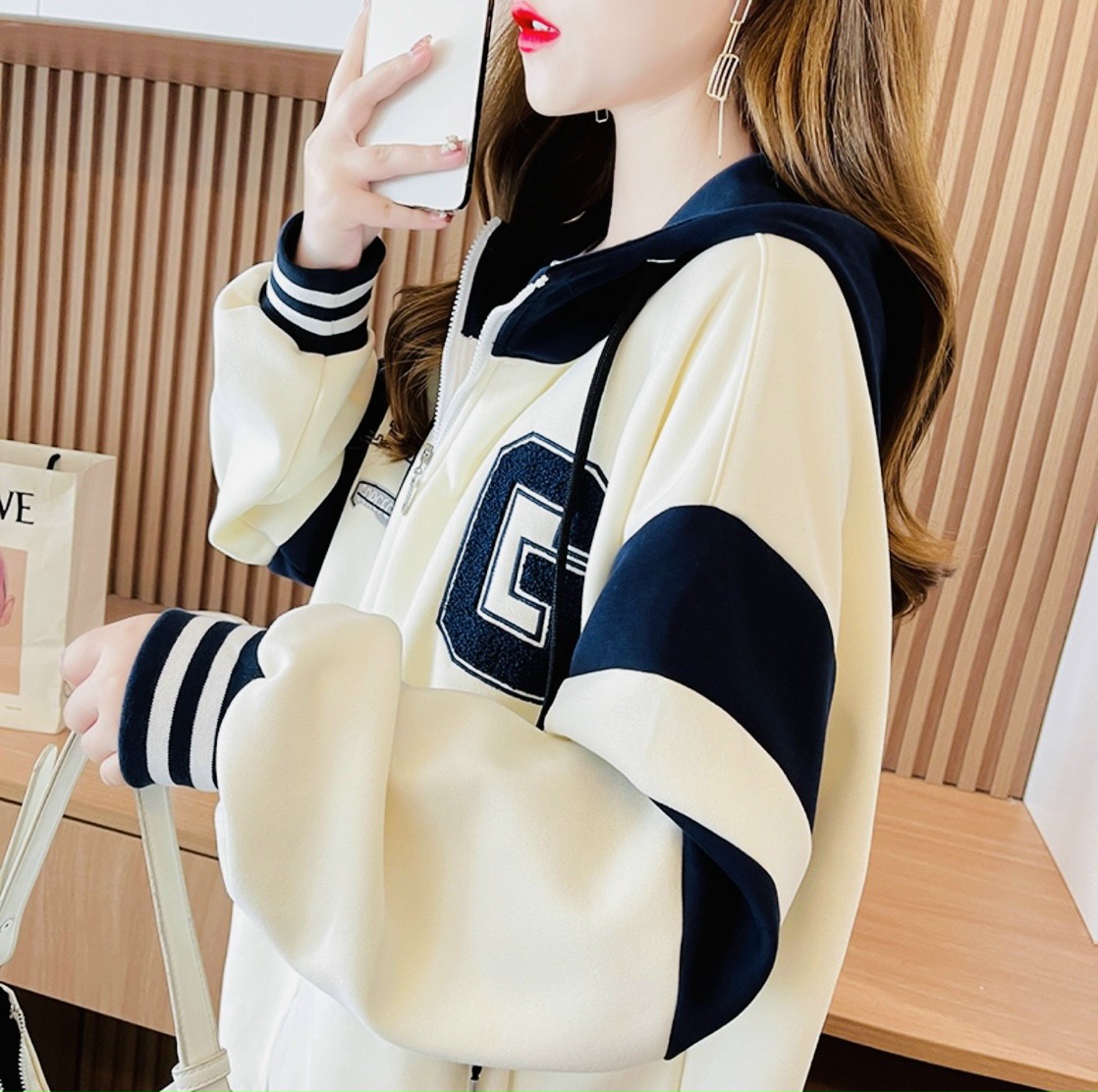 Áo Khoác Nỉ Nữ Kiểu Sọc Tay Thêu Logo Chữ G Lớn Nón Rộng Kiểu Dáng Hàn Quốc Hot Trend .UT