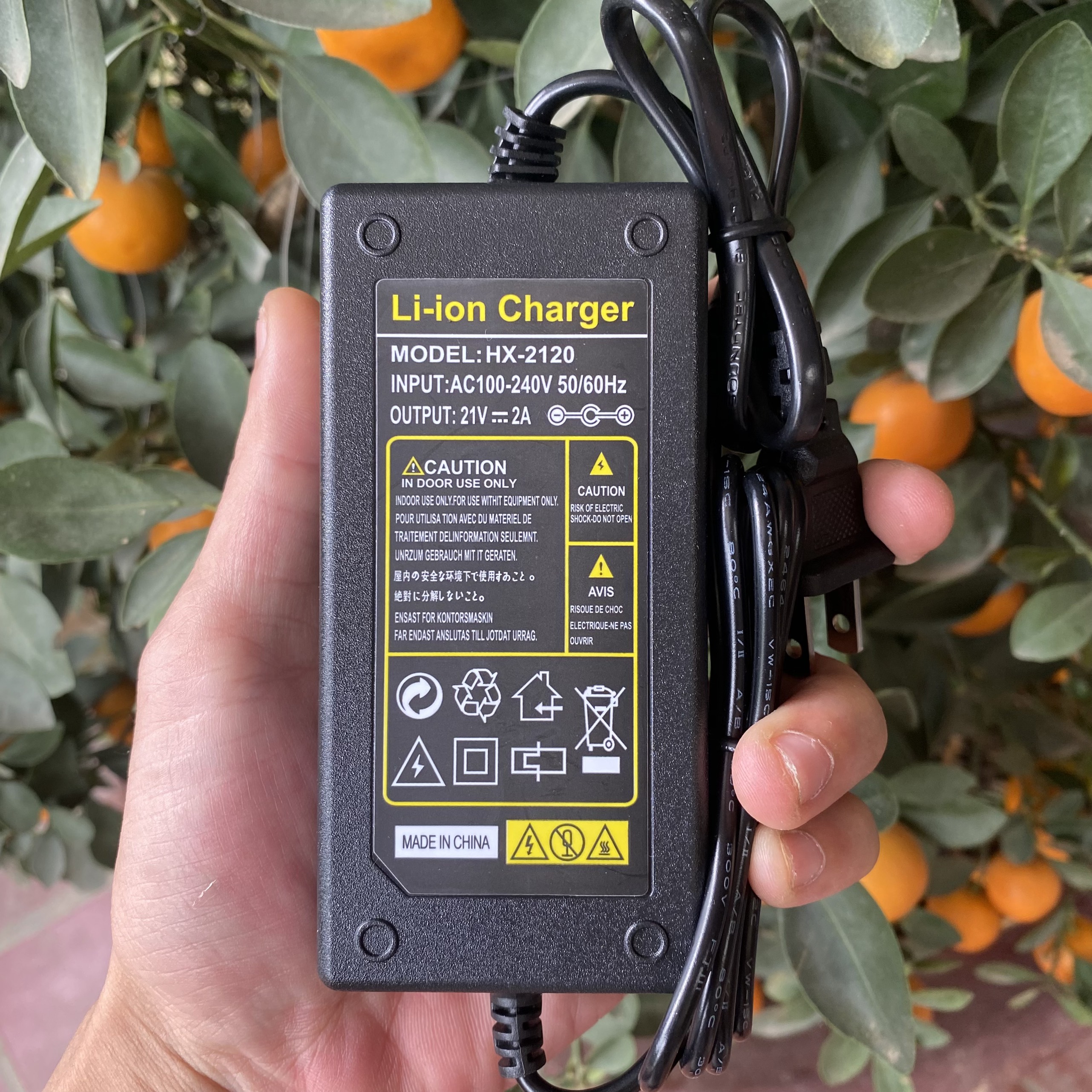 Sạc pin Lithium 3S 4S 5S 6S 7S 2A/3A có đèn báo đầy