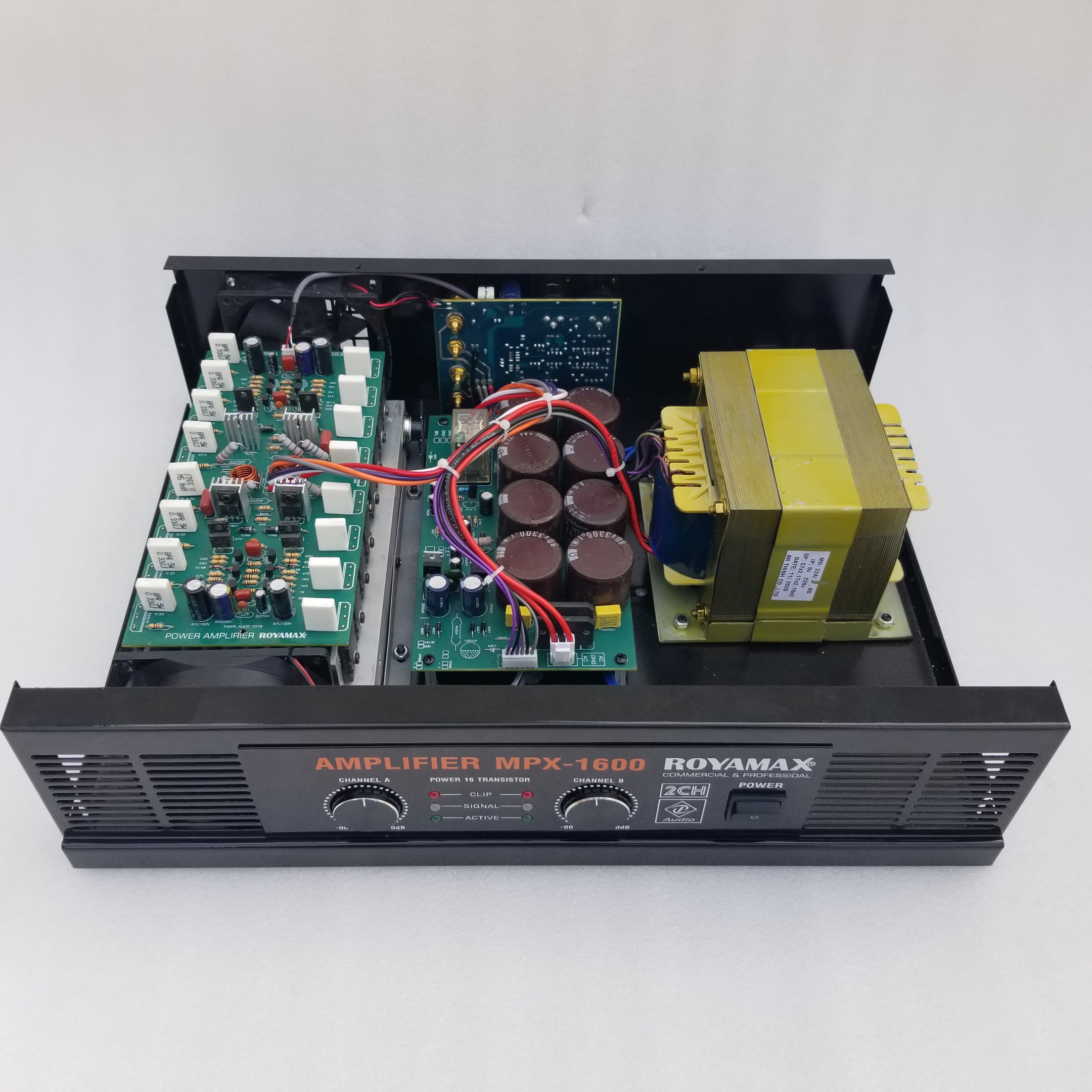 Cục đẩy Main Công suất ROYAMAX MPX-1600