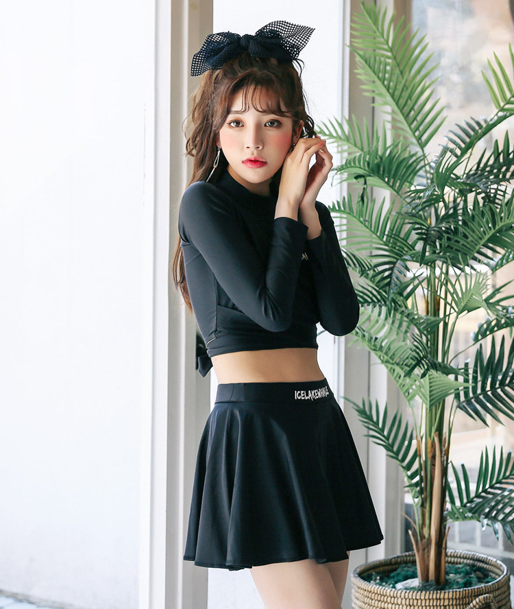 Đồ bơi tay dài nữ, đen 2 mảnh phối váy dây cột