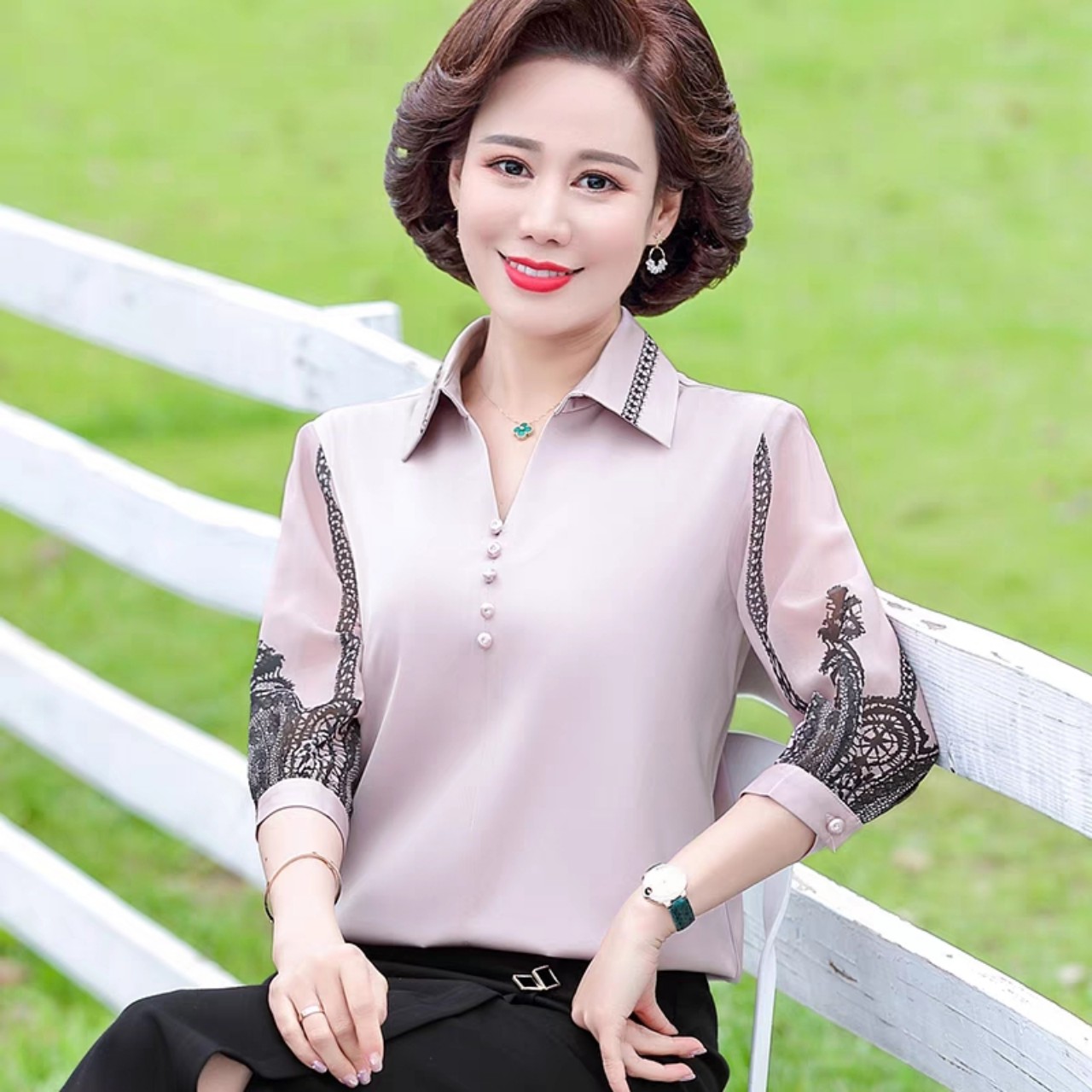 Áo sơ mi lụa trung niên nữ tay pha ren