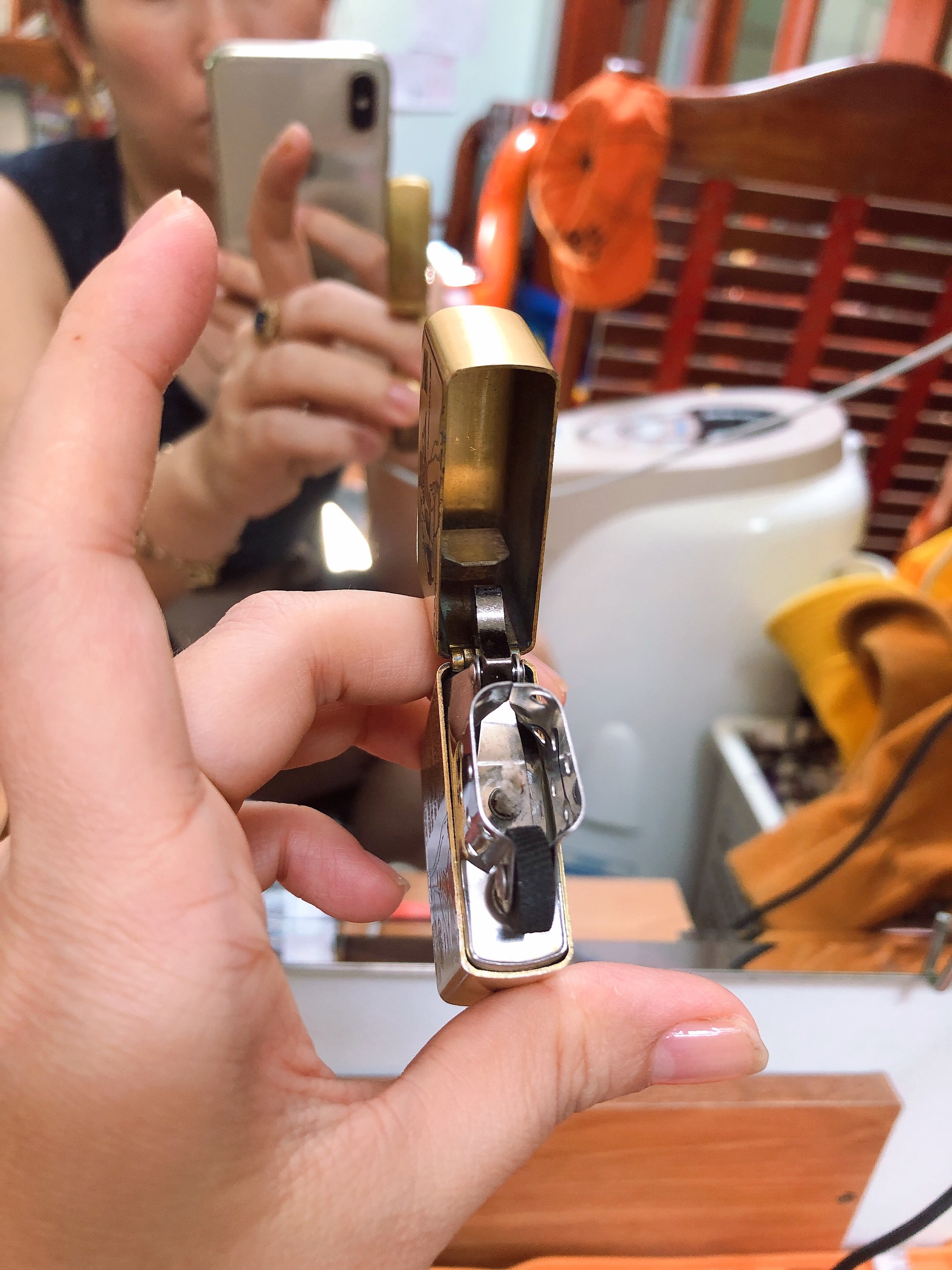 BẬT LỬA ZIPPO KHẮC CHÌM MẪU WINDY GIRL