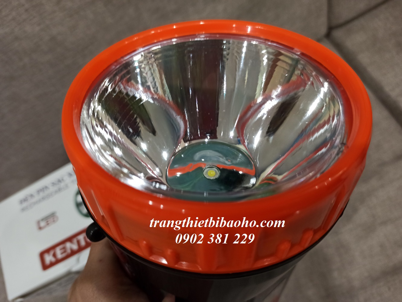 Đèn pin sạc xách tay Kentom KT 202