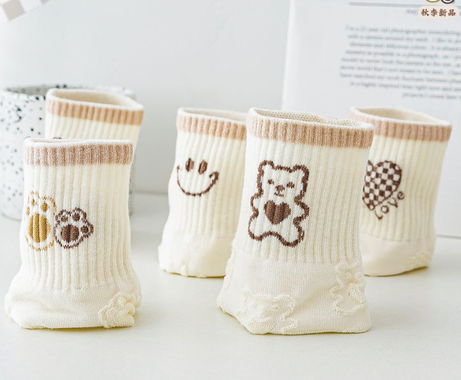 Set 5 Đôi Tất Vớ Nữ Cao Cổ Mix Gấu Caro