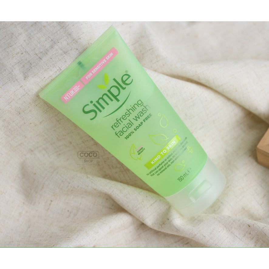 Sữa rửa mặt Simple
