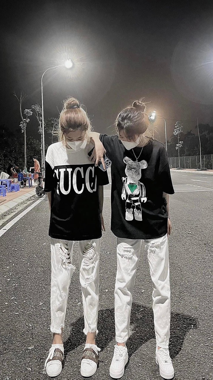 Áo thun gân phối thân g.u xì Chất cotton, Form áo unisex nam nữ đều mặc được.ln