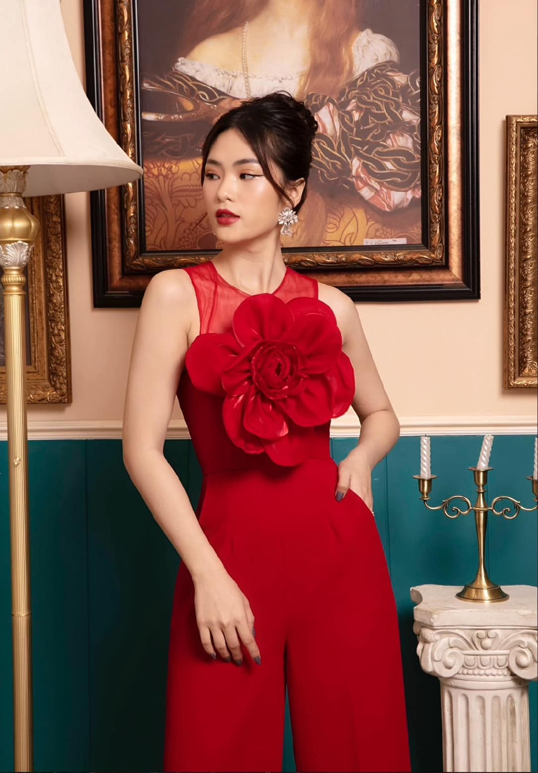 Jumpsuit hoa 3D đỏ phối lưới