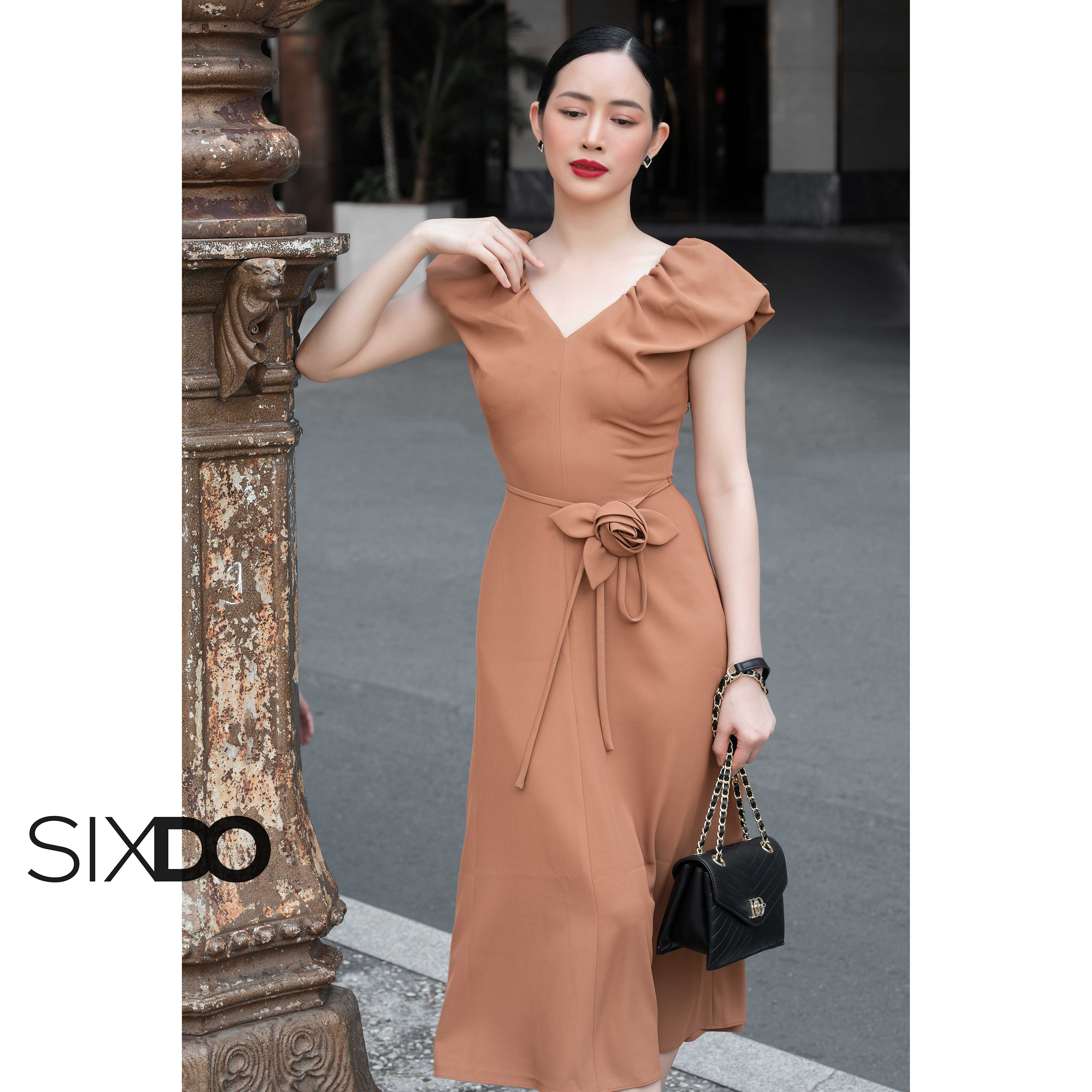 Đầm lụa nâu cổ V tay phồng SIXDO (Yellowish Brown Midi Silk Dress With Flower)
