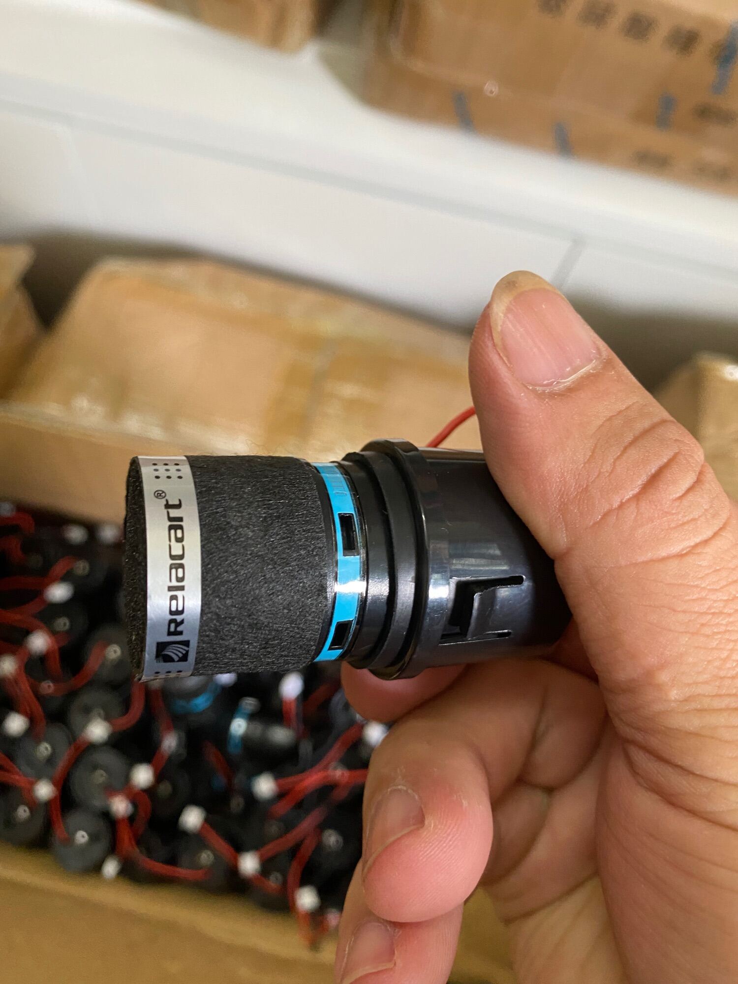 Con Mic Relacrt 3300 gia 200k một cái