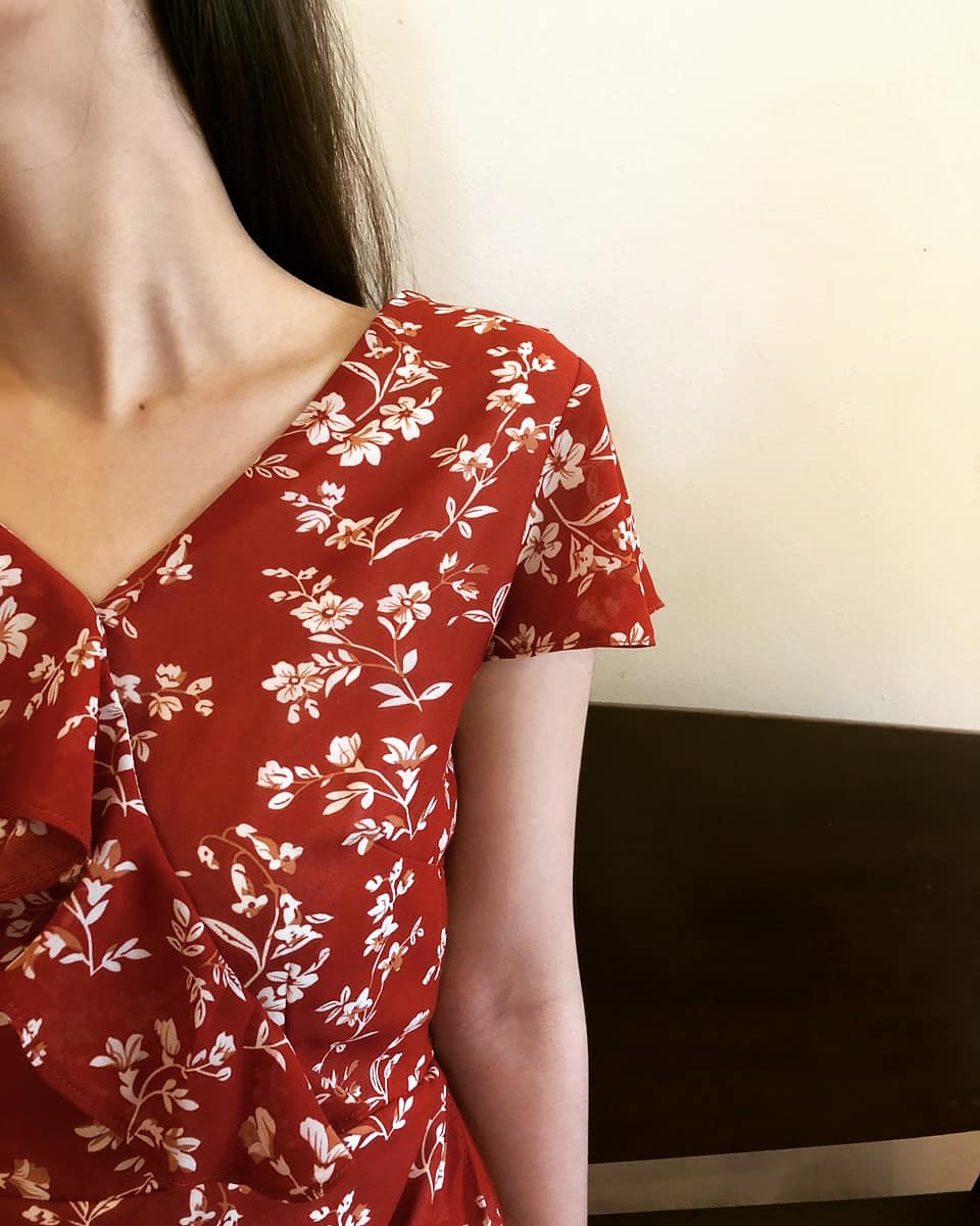 [ẢNH THẬT] Váy hoa nhí đỏ đắp vạt bèo