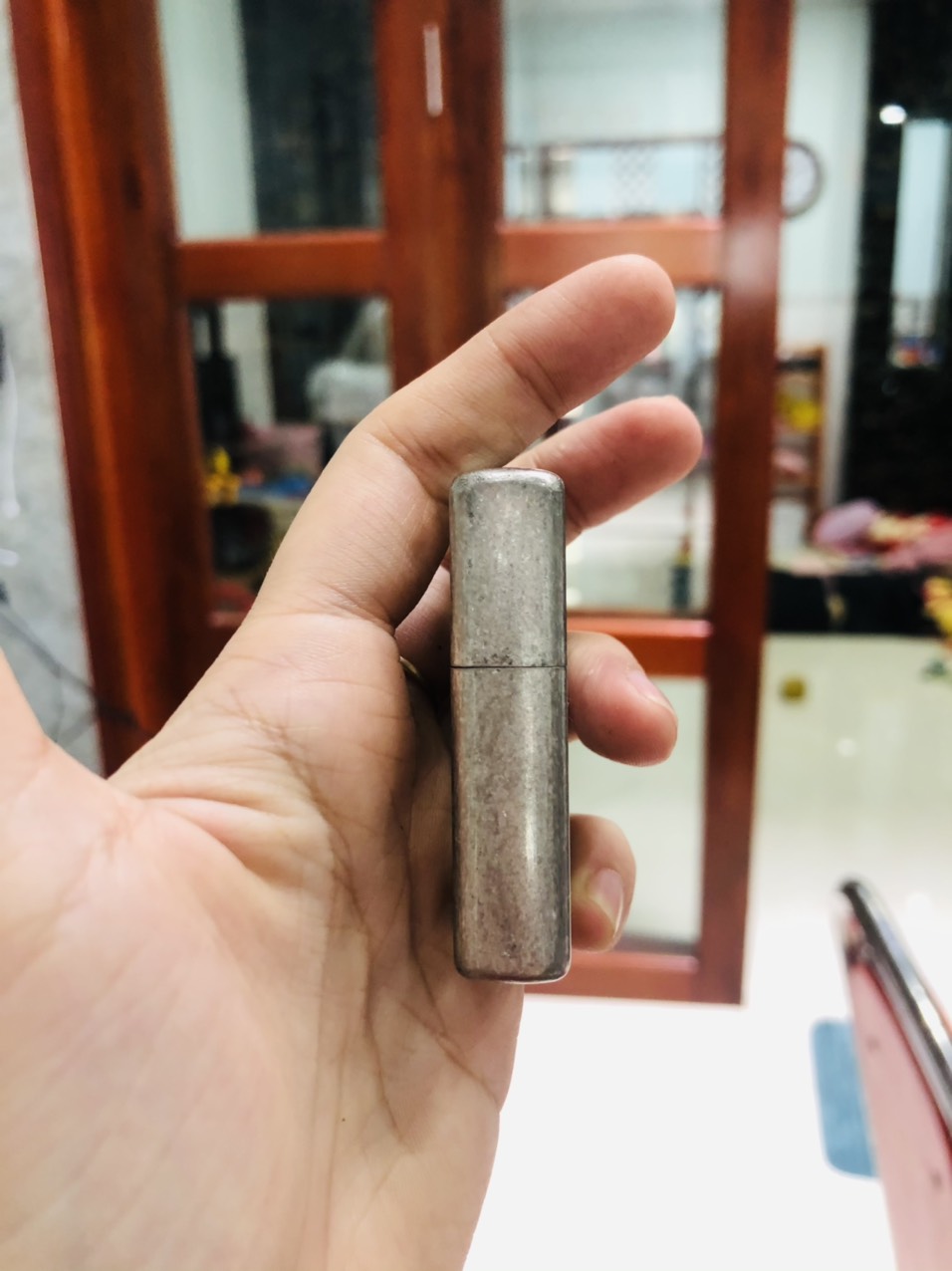 Bật lửa Zippo Màu Trắng Bạc, Loại Giả Cổ