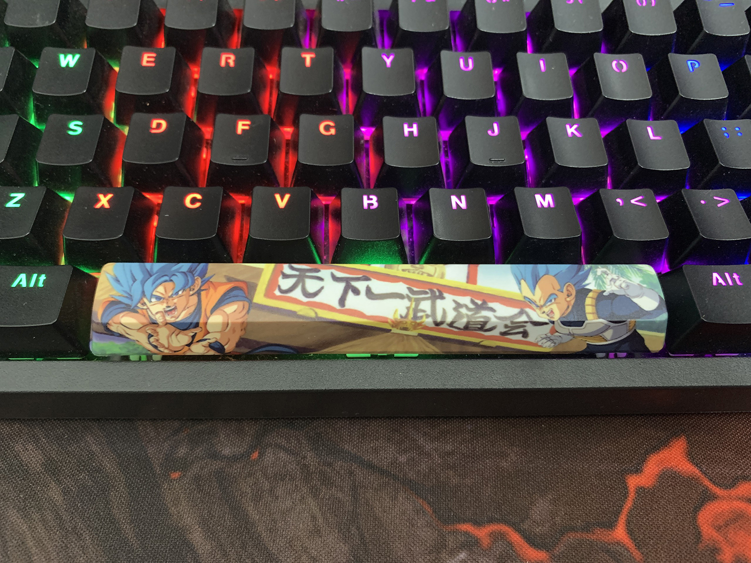 Keycap spacebar dragon ball và keycap Tokyo núi phú sĩ