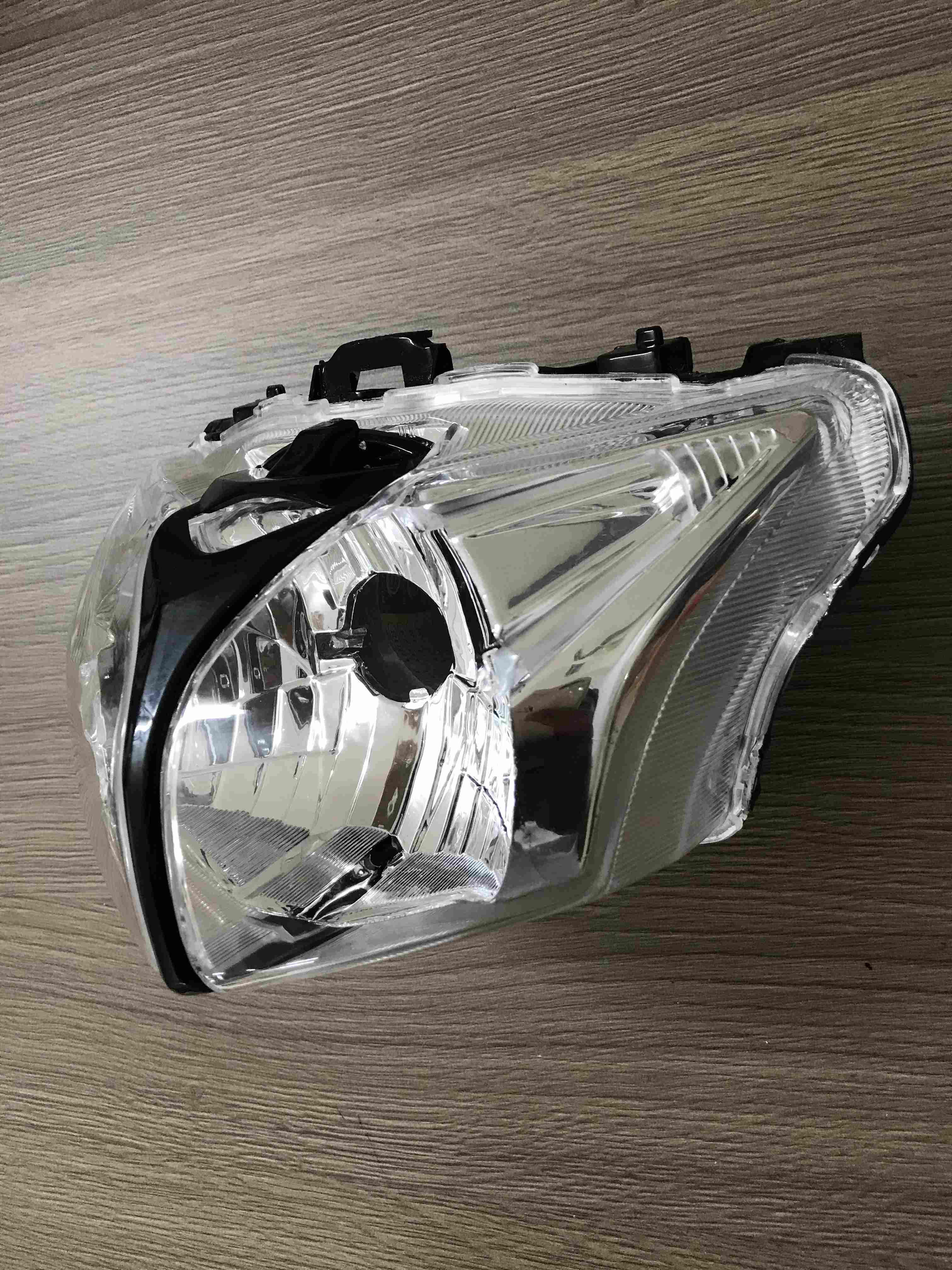 [HCM]PHA ĐÈN TRƯỚC XE FUTURE MẬP 125 ĐỜI 2013