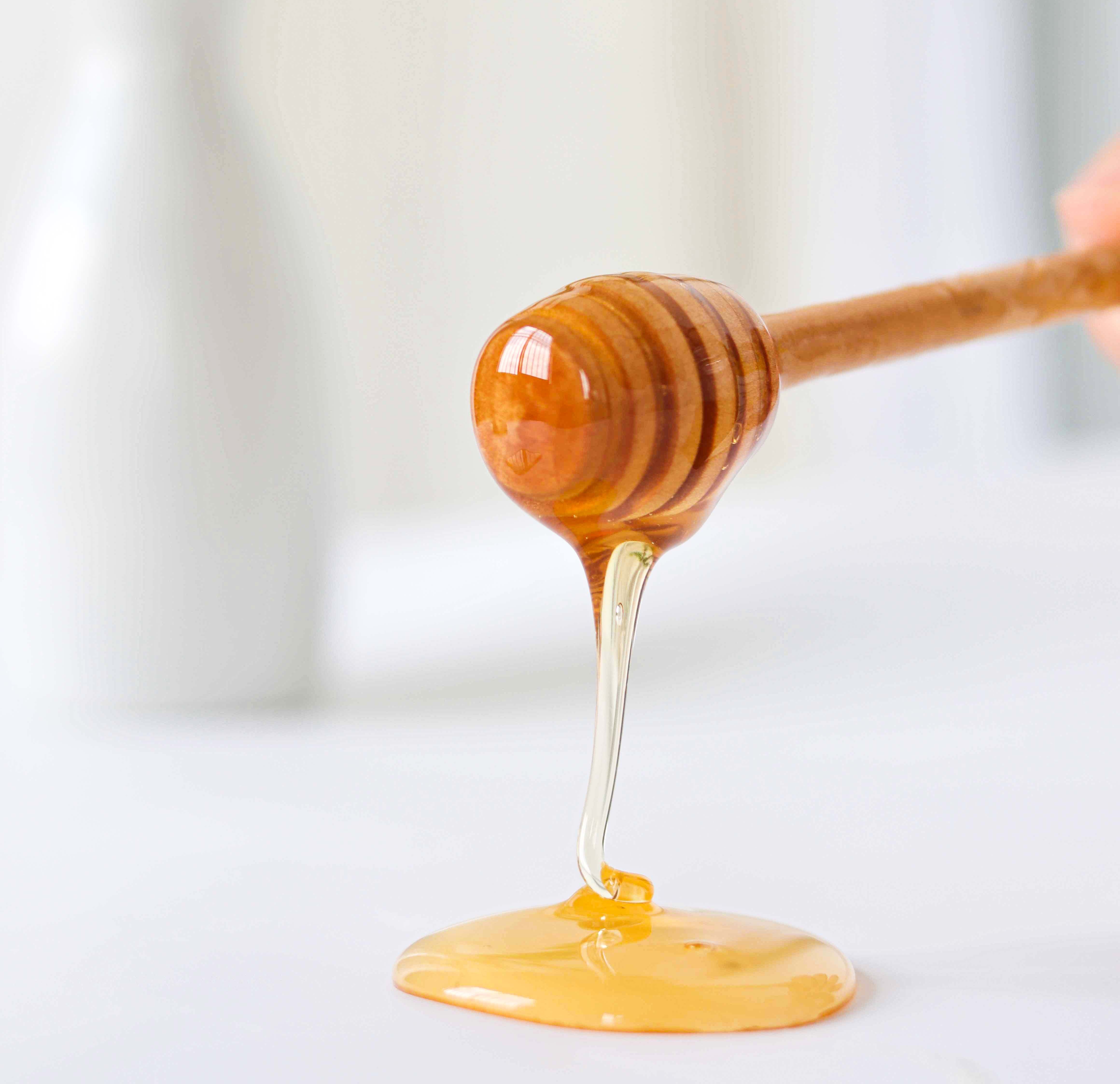 Que gỗ lấy mật ong, dụng cụ lấy mật ong Ohoo