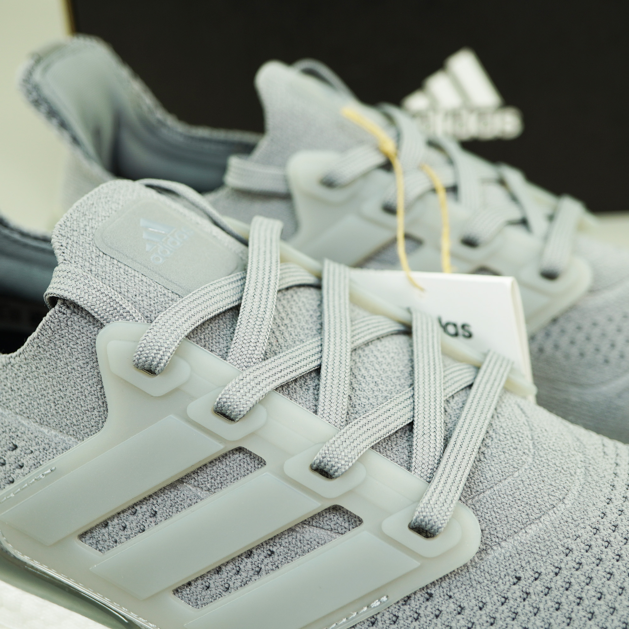 Giày running Ultra Boost 2021 Xám