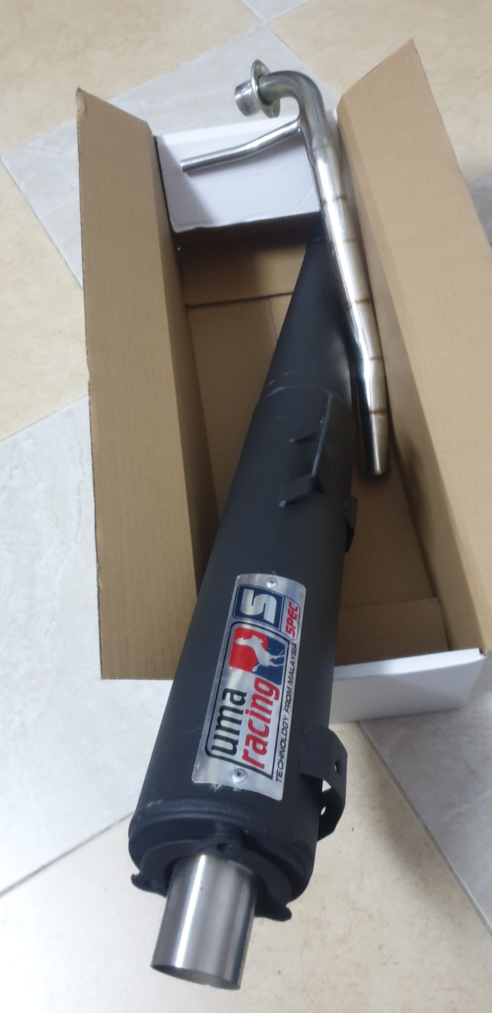 Mẫu pô uma racing v4 có ống hơi cho sirius jupiter .