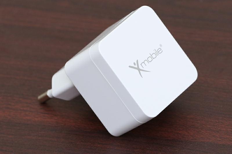 [HCM]Adapter Sạc 2 cổng 2.4A góc Xmobile DS133S-TB Trắng